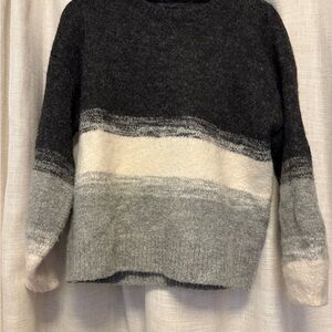 UGG Women's Black and Gray Sweater